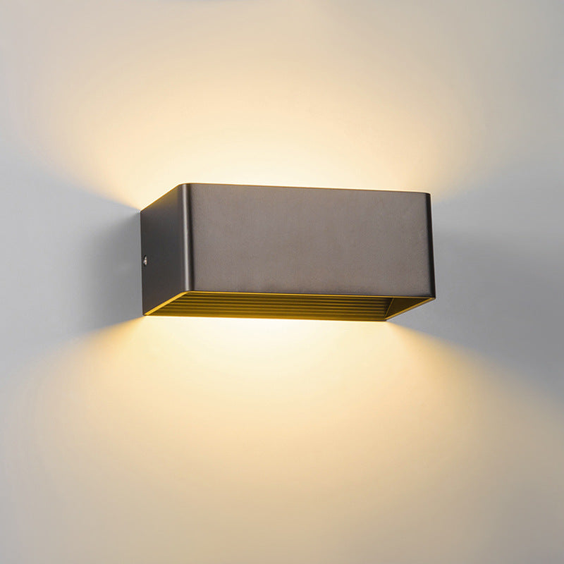 Moderne wandlamp met boven- en onderverlichting
