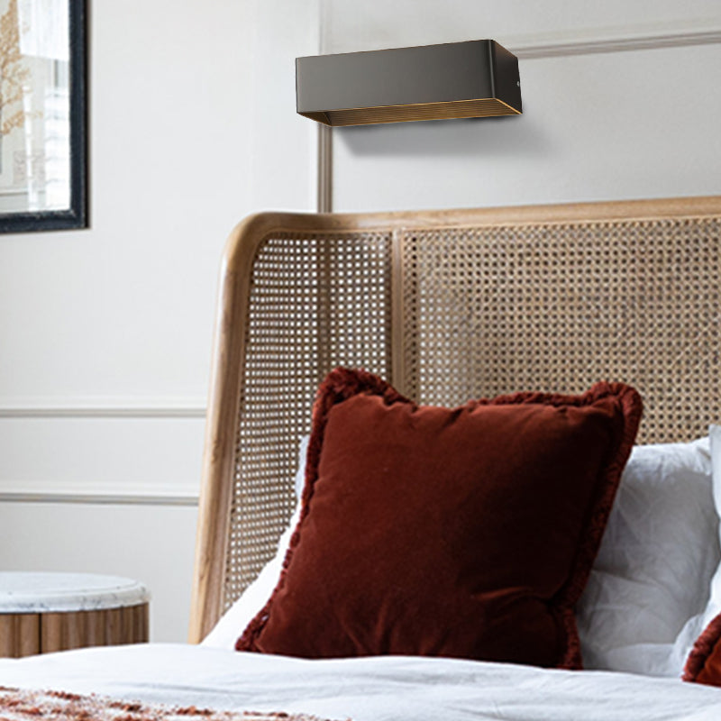 Moderne wandlamp met boven- en onderverlichting