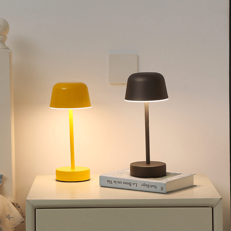 Lampe de table colorée moderne au style minimaliste