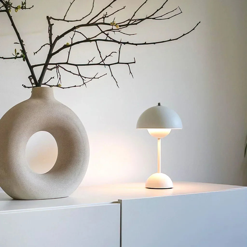 Scandinavische draadloze tafellamp met lichtregeling