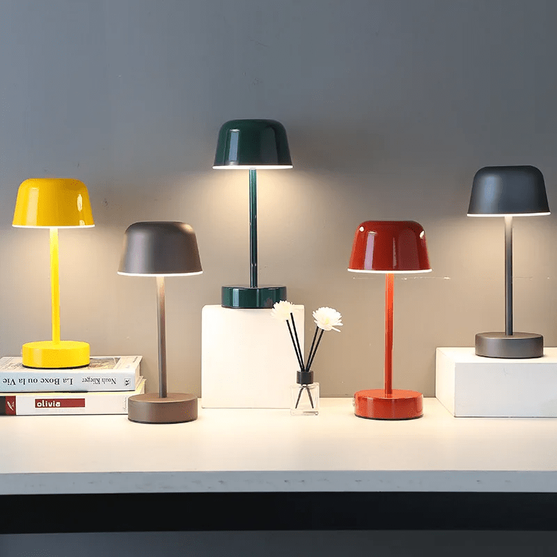Lampe de table colorée moderne au style minimaliste