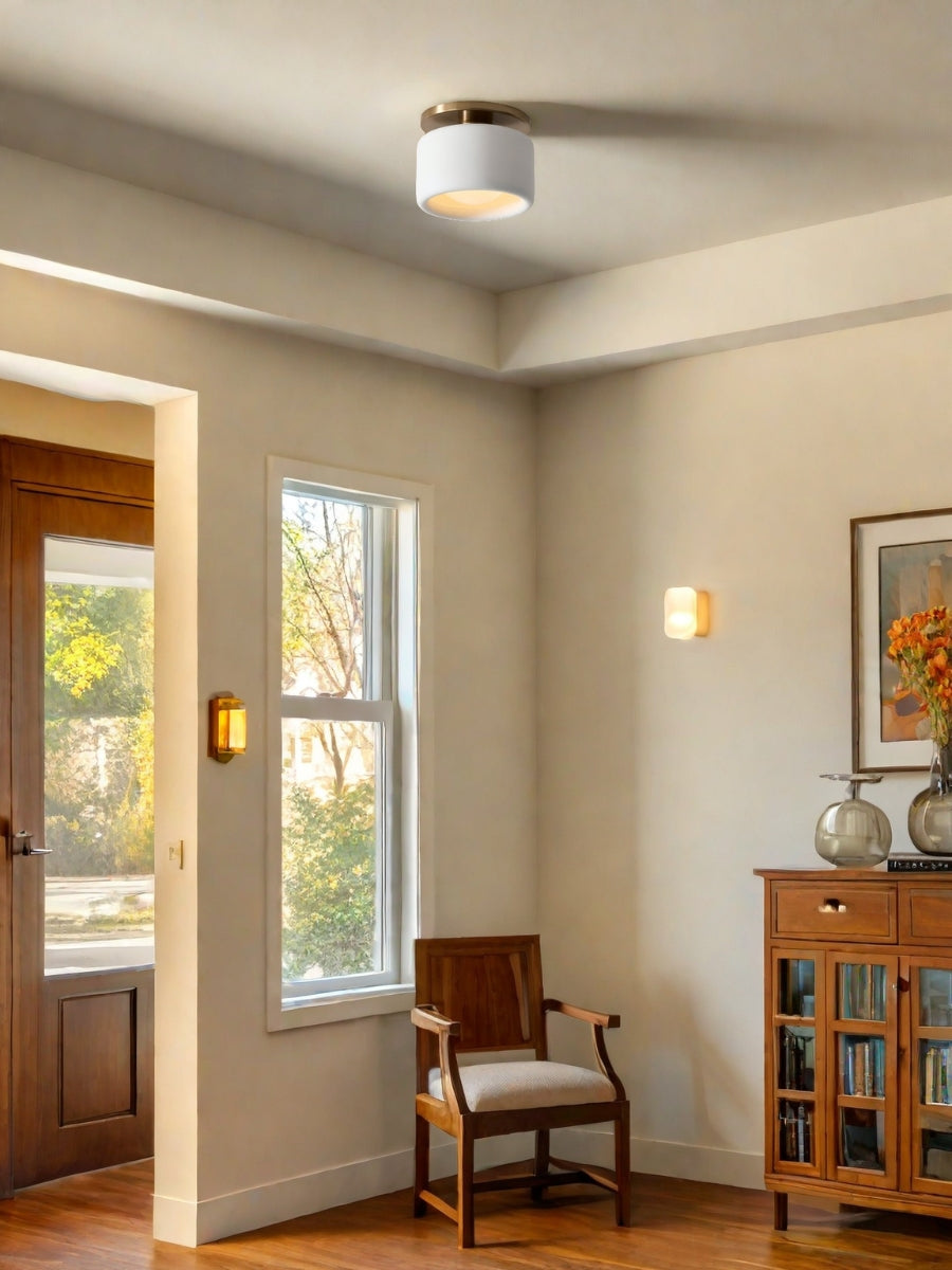 Skandynawska porcelanowa lampa sufitowa montowana na płasko