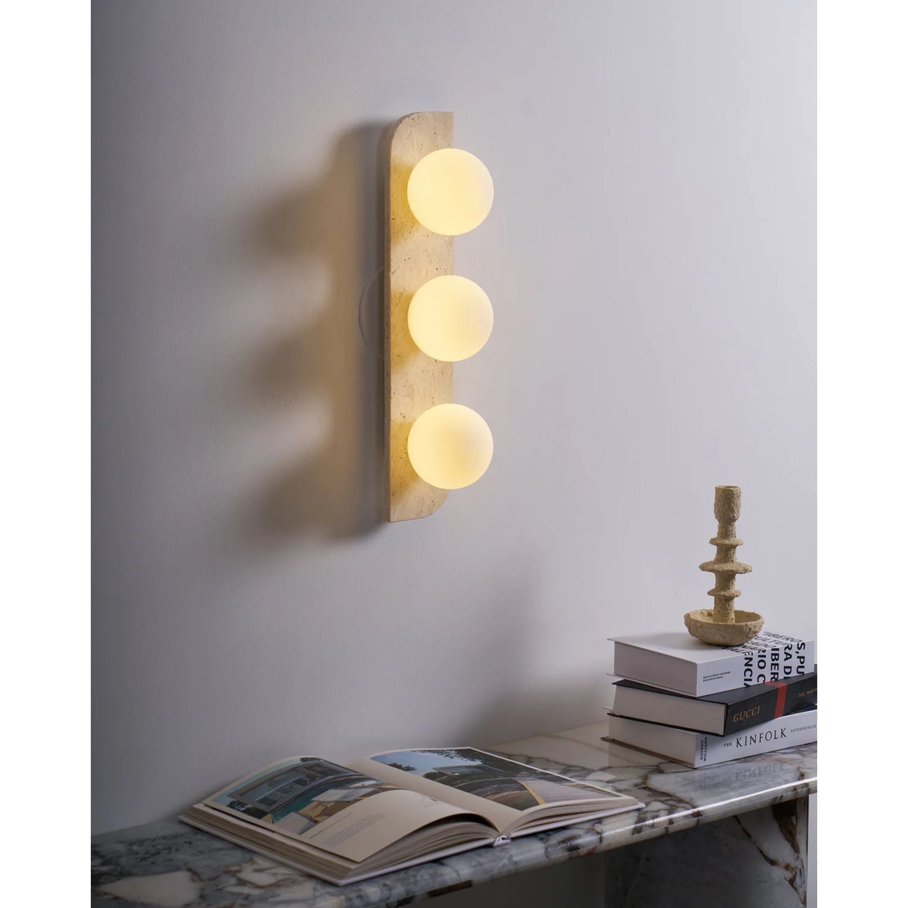 Lampe murale en pierre avec boules lumineuses rondes