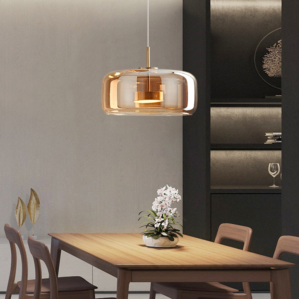 Glazen hanglamp met modern ontwerp