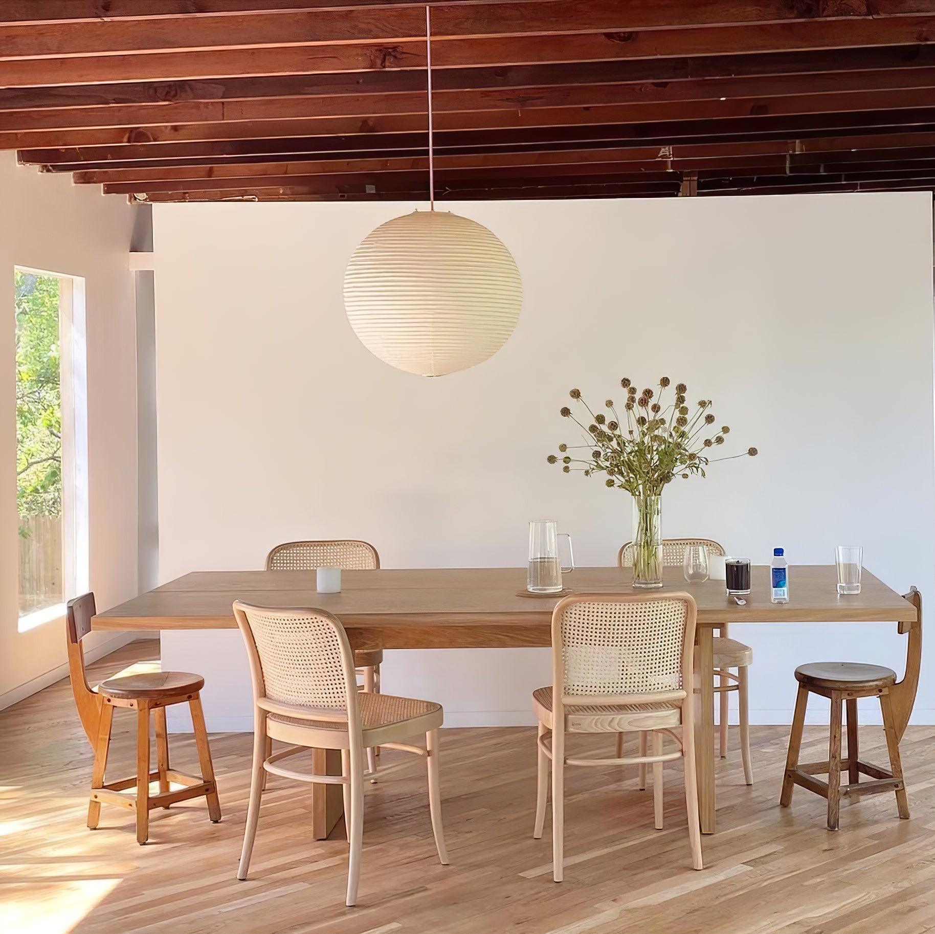 Lampe suspendue avec abat-jour sphérique à structure pliable