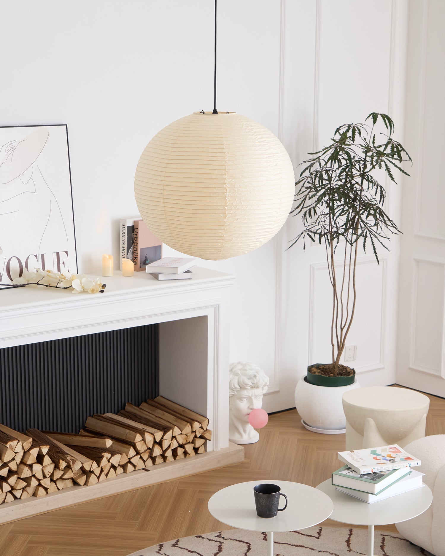 Lampe suspendue avec abat-jour sphérique à structure pliable