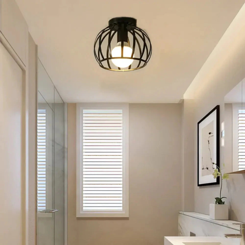 Czarna lampa sufitowa w stylu vintage z metalu