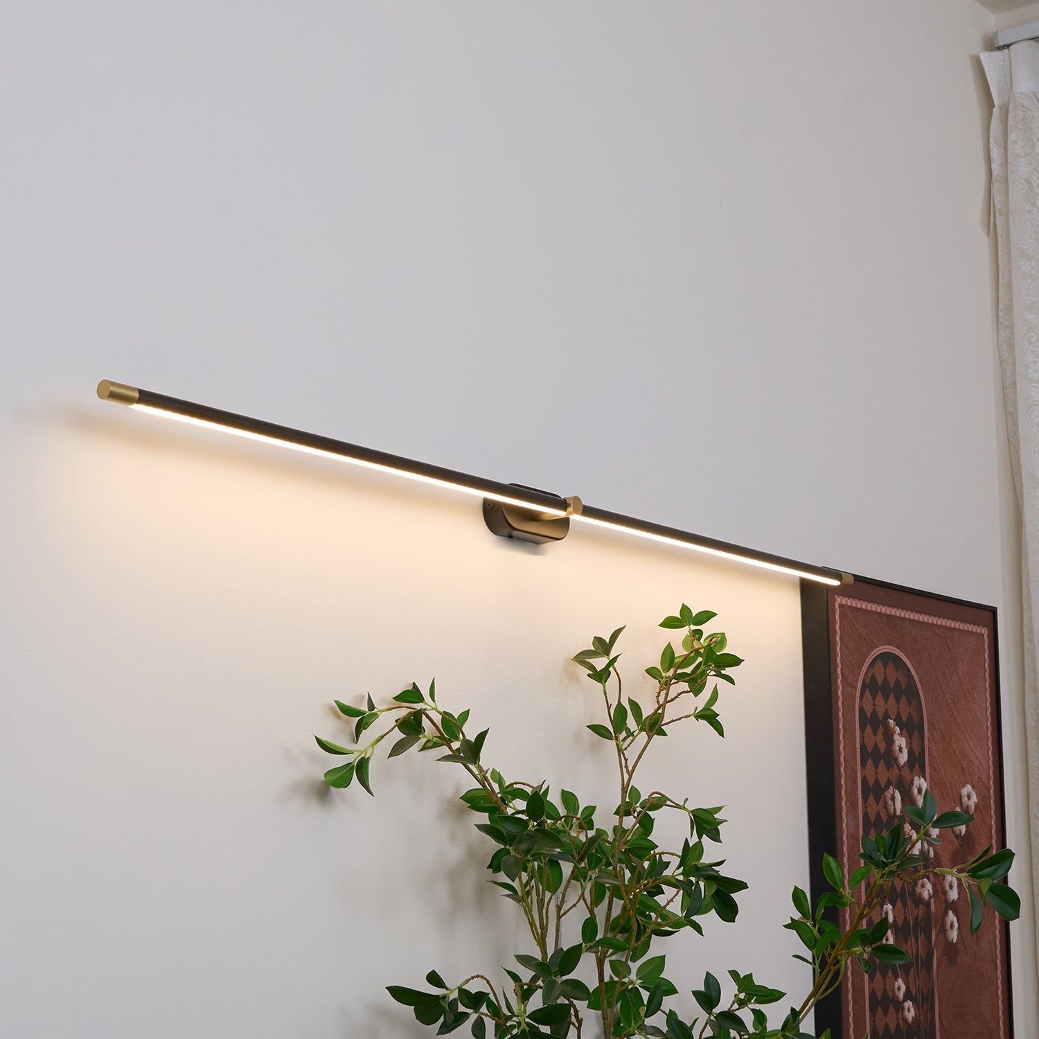 Lineaire wandlamp boven spiegel in moderne vorm