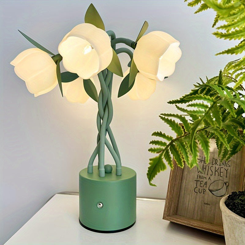 Lampa stołowa w kształcie tulipana