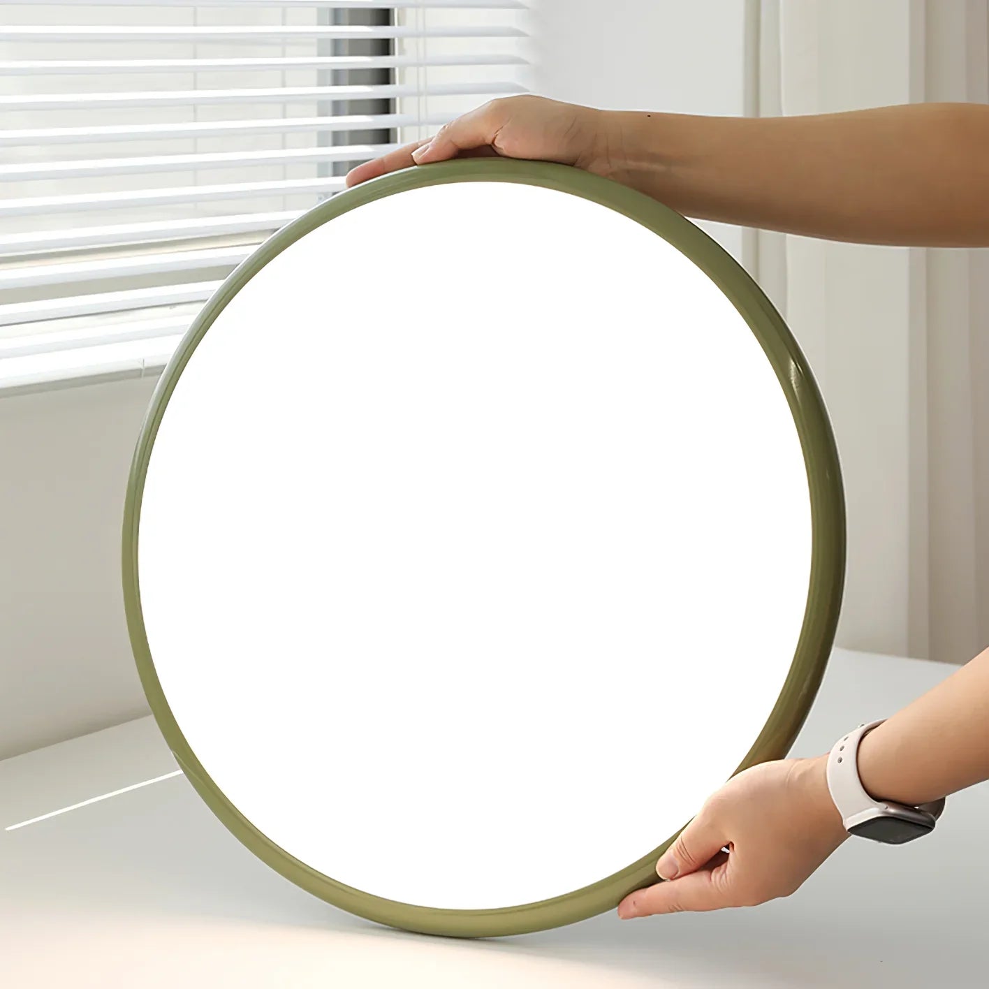 Regulowana skandynawska lampa sufitowa