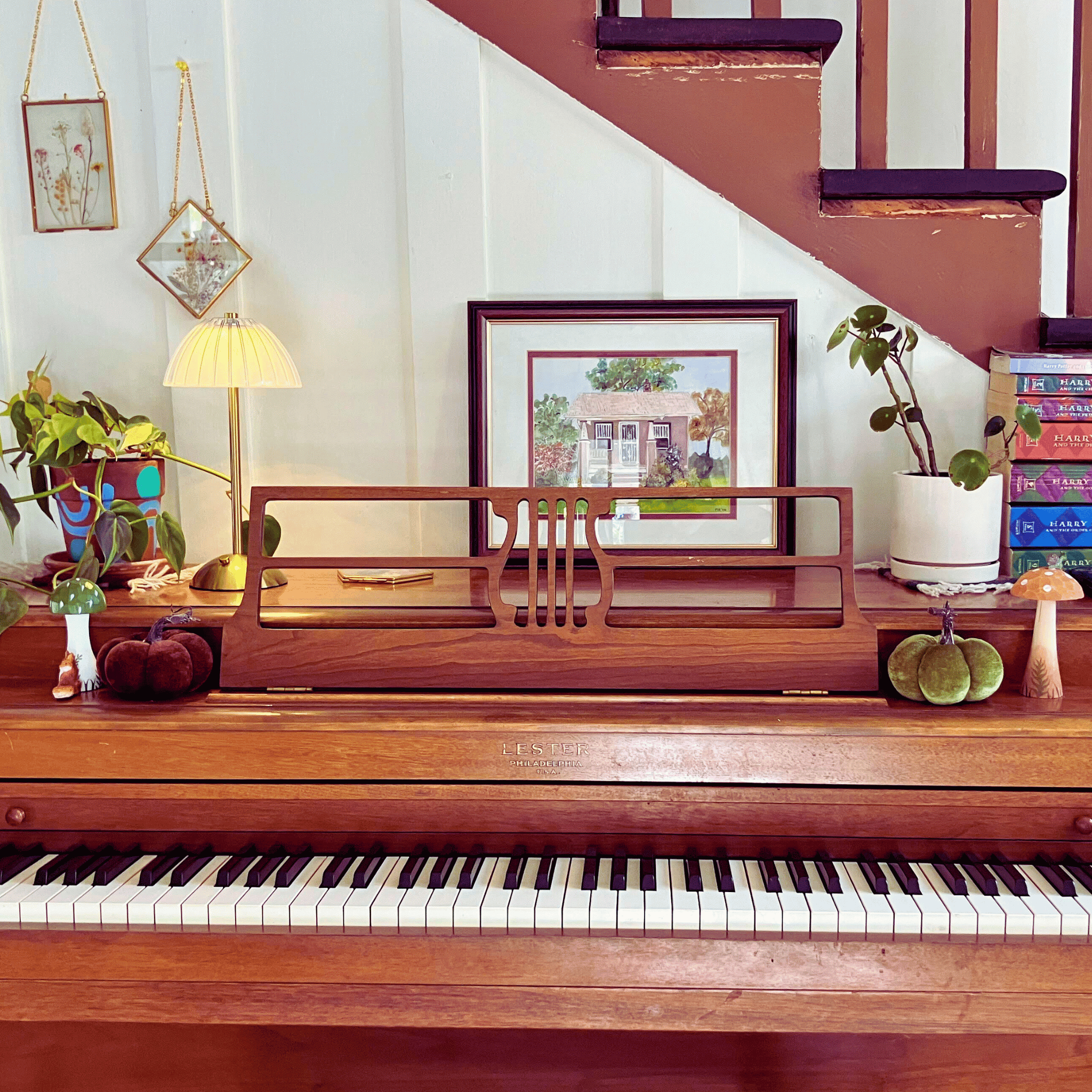 Akumulatorowa lampa stołowa LED z metalową podstawą