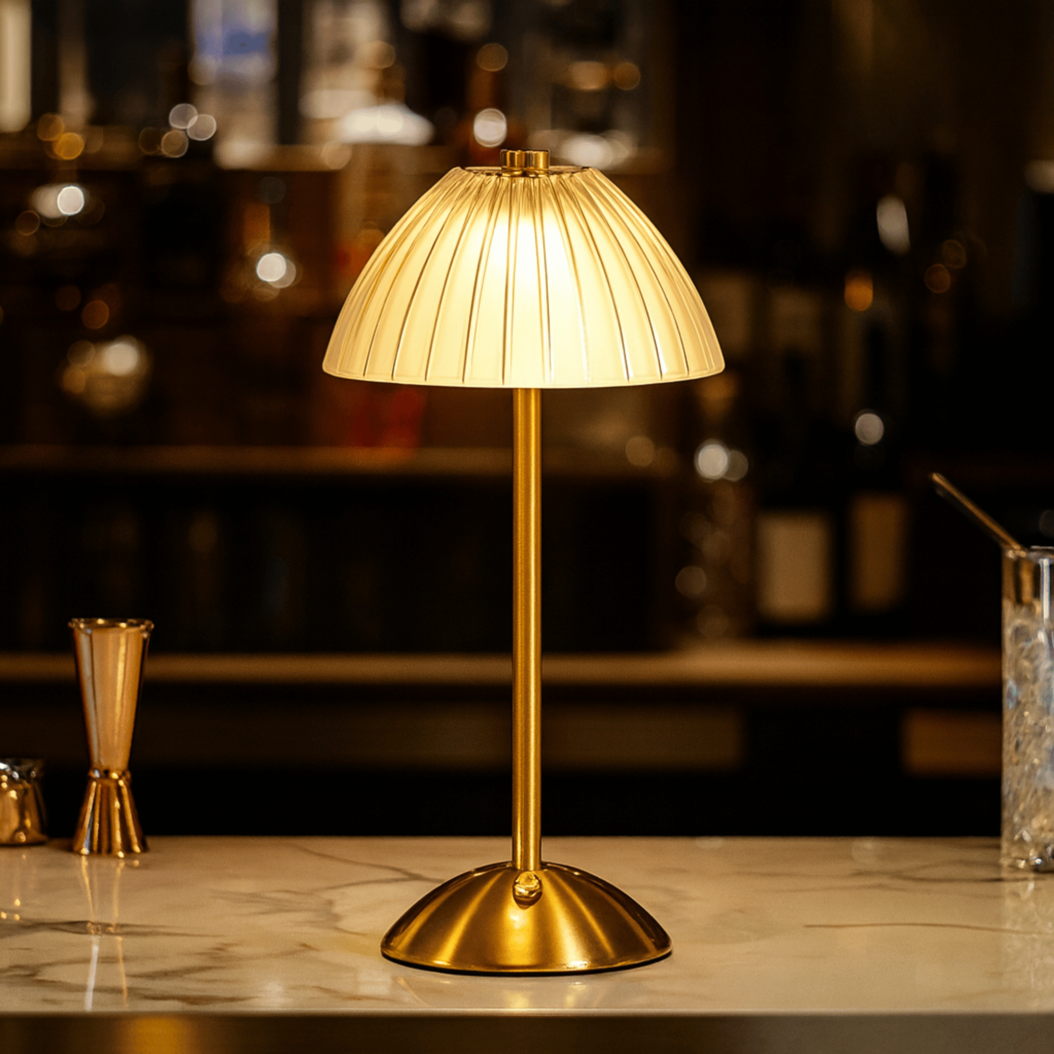 Akumulatorowa lampa stołowa LED z metalową podstawą