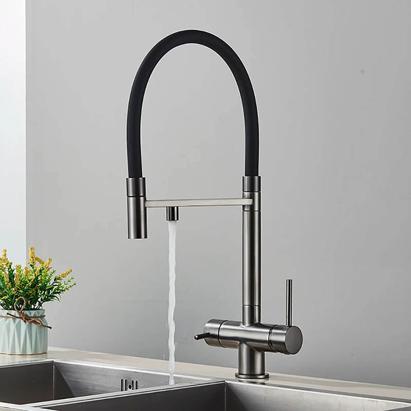 Bateria kuchenna z elastyczną wylewką i podwójnym wylotem