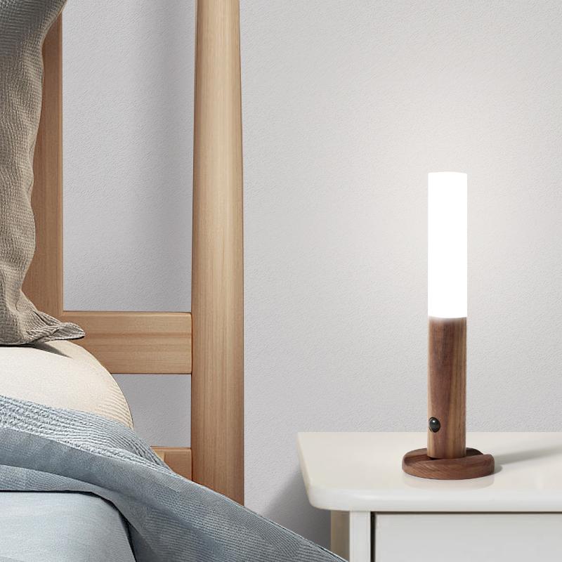 Lampe murale en bois minimaliste avec abat-jour cylindrique