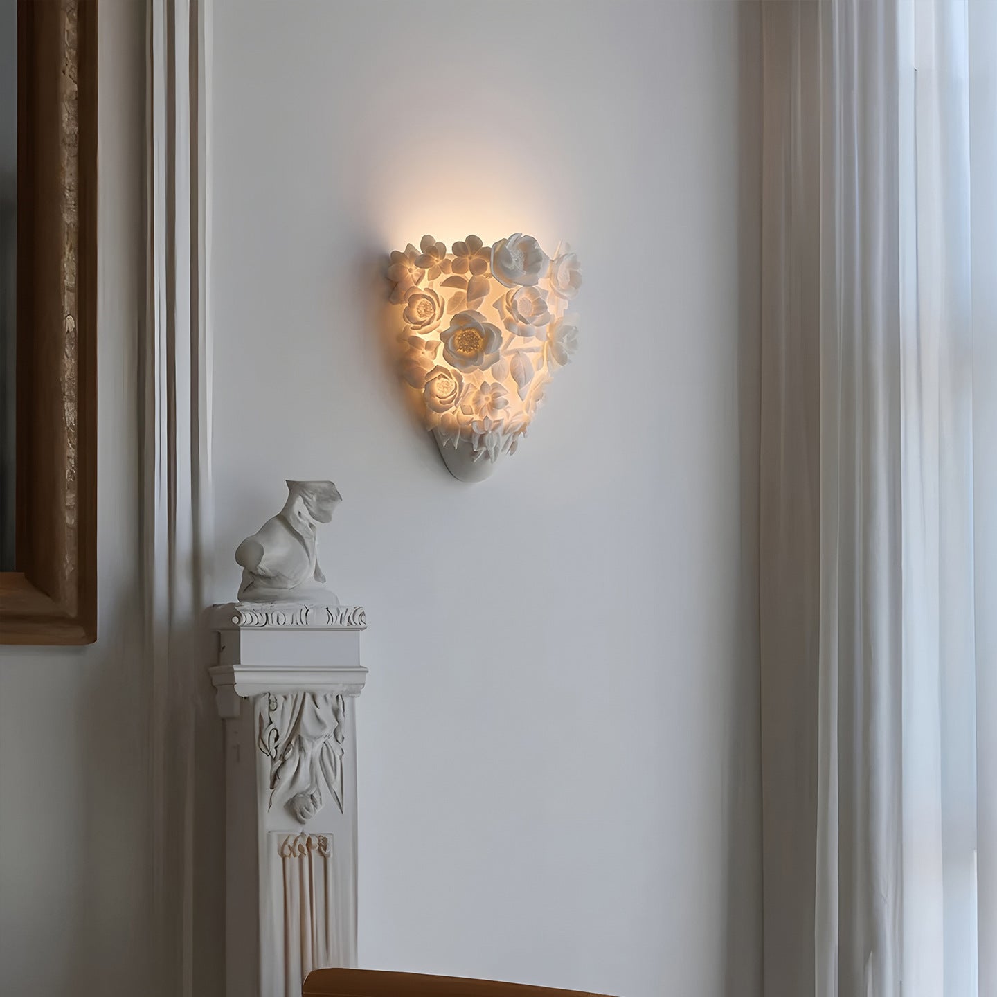 Minimalistyczna ceramiczna lampa ścienna w kształcie kwiatu