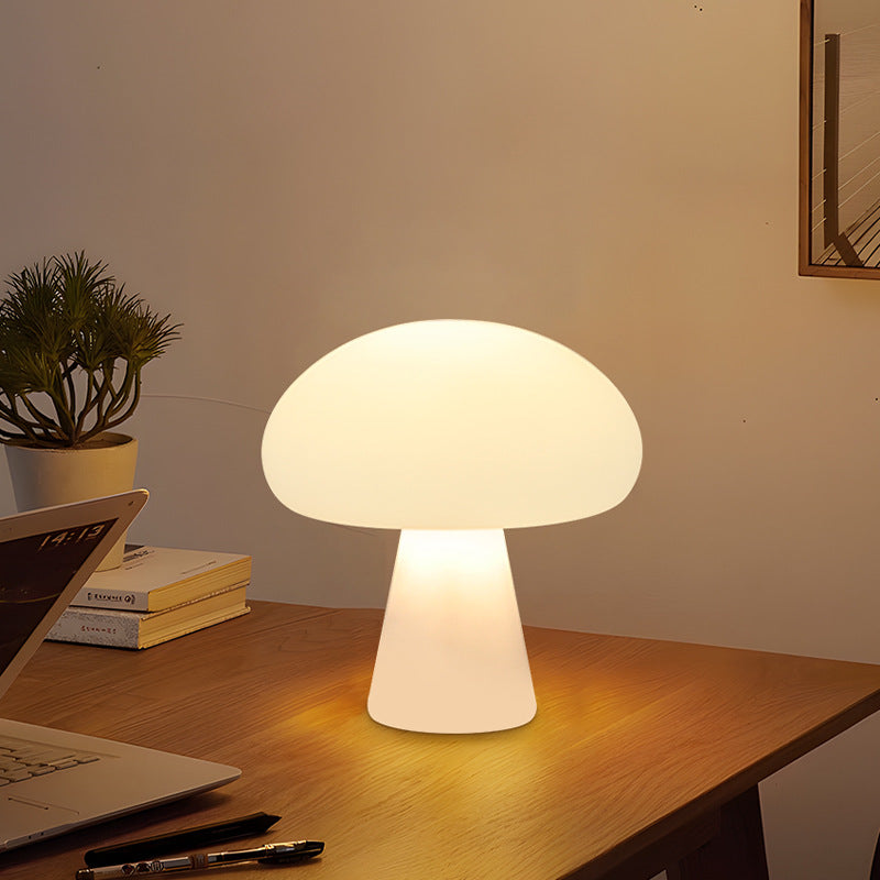 Nowoczesna lampa stołowa LED Mushroom do użytku wewnątrz i na zewnątrz