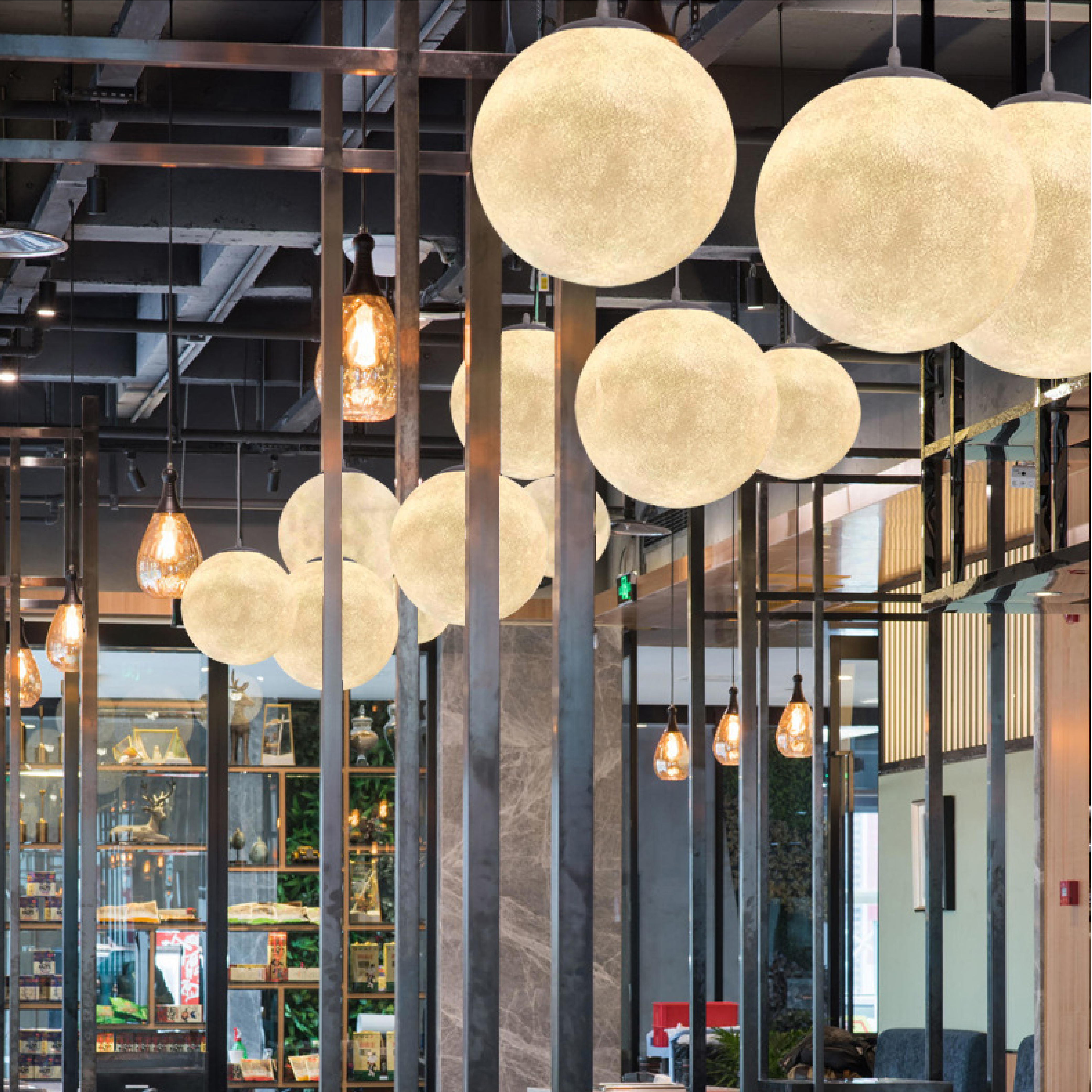 Wisząca Lampa Kula z Efektem Księżyca