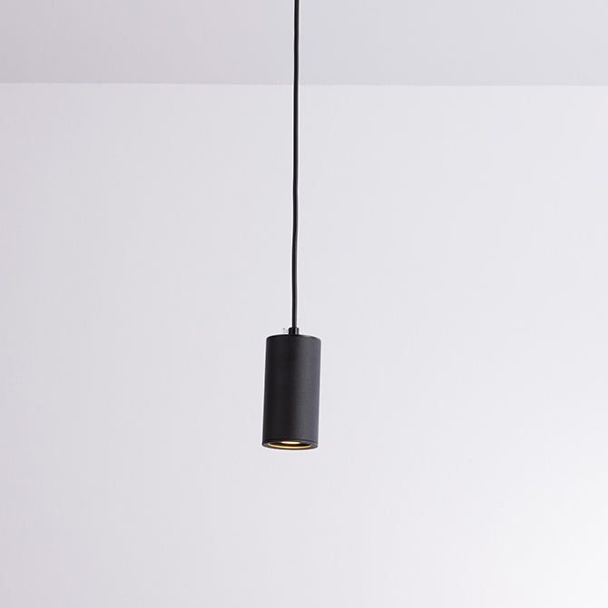 Nordycka minimalistyczna lampa wisząca kolumna z metalu