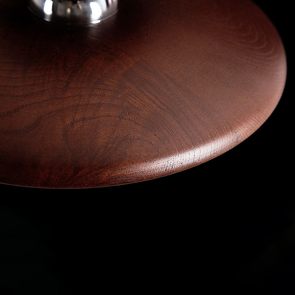 Moderne plafondlamp met metalen schotel en bolvormige kap