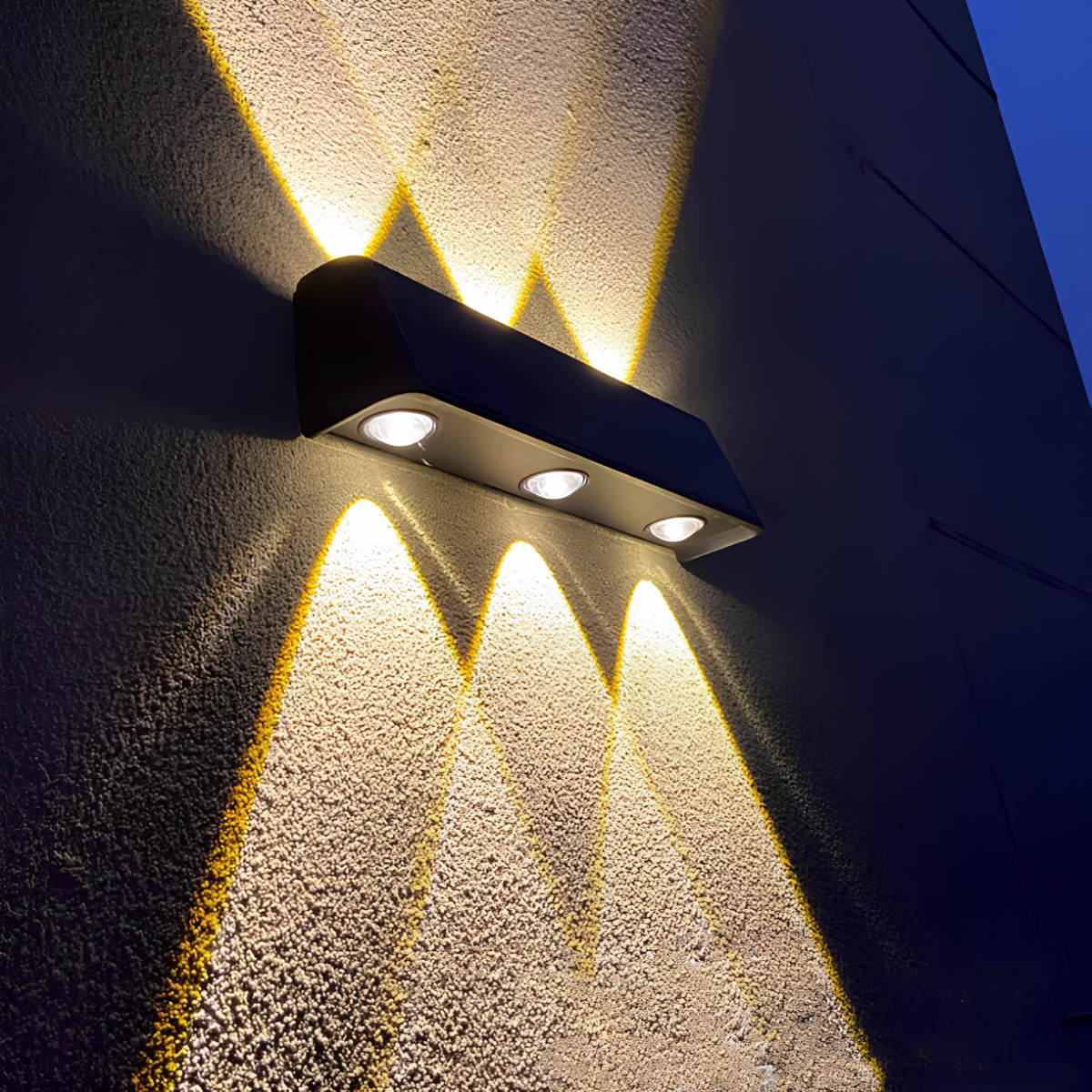 Lampe murale solaire extérieure avec six faisceaux lumineux