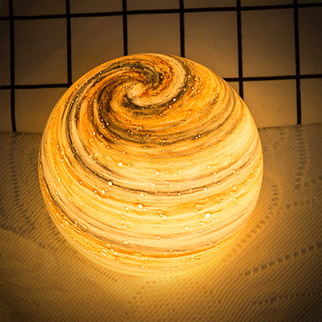 Kulista tafellamp van glas met marmeren patroon