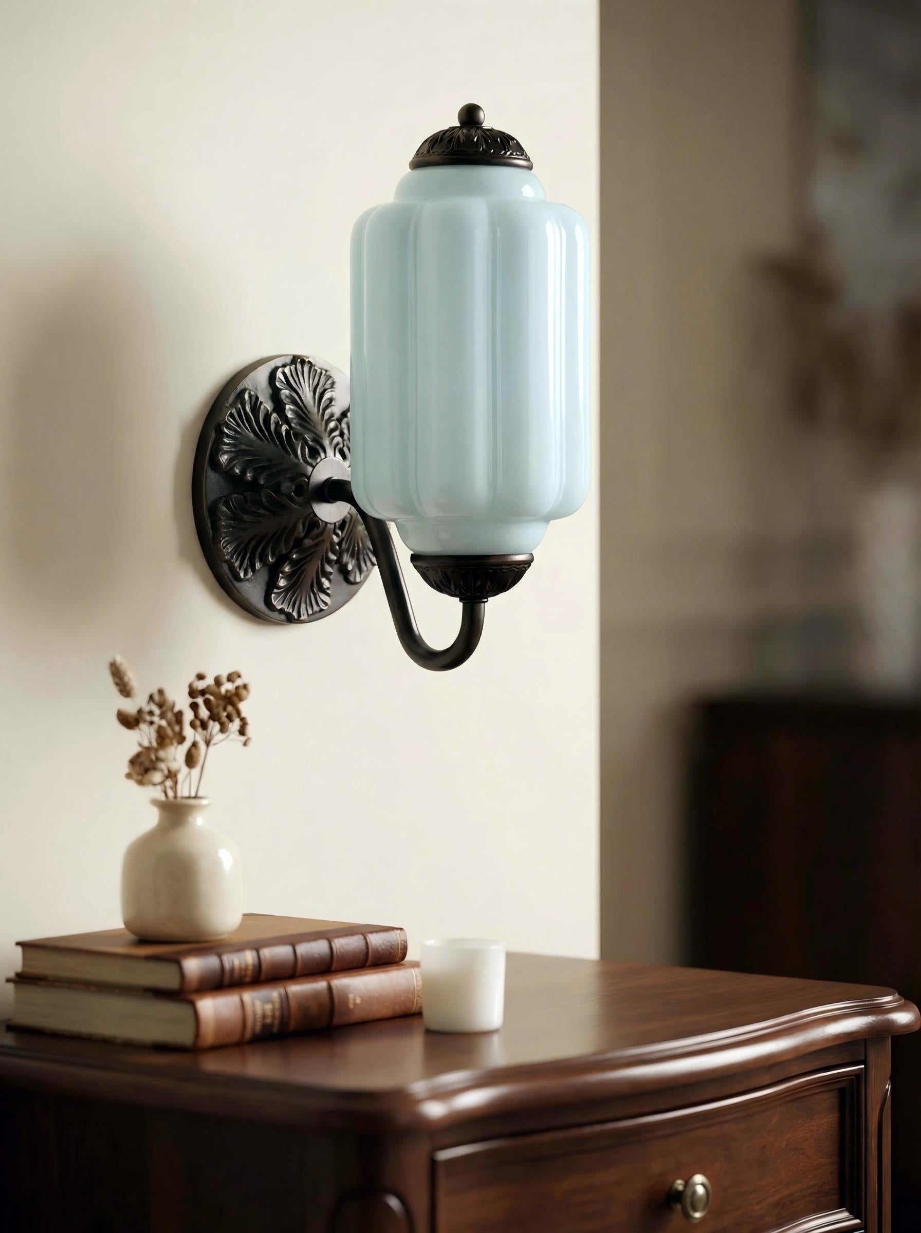 Klasyczna szklana lampa ścienna w kształcie dyni