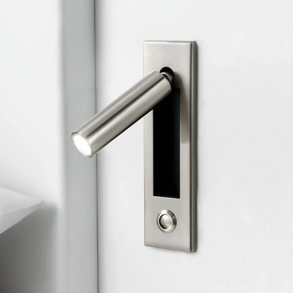 Wandlamp met LED voor montage bij het bed met verstelbare spotlicht