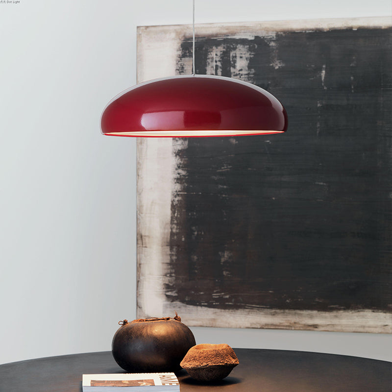 Decoratieve hanglamp in modern-retrostijl