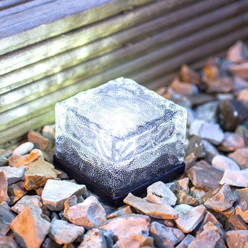 Lampe solaire de jardin à LED avec effet d'eau ondulante