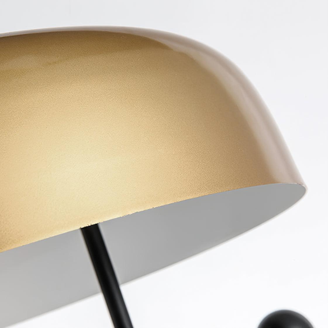 Lampe de table avec abat-jour semi-circulaire sur bras latéral