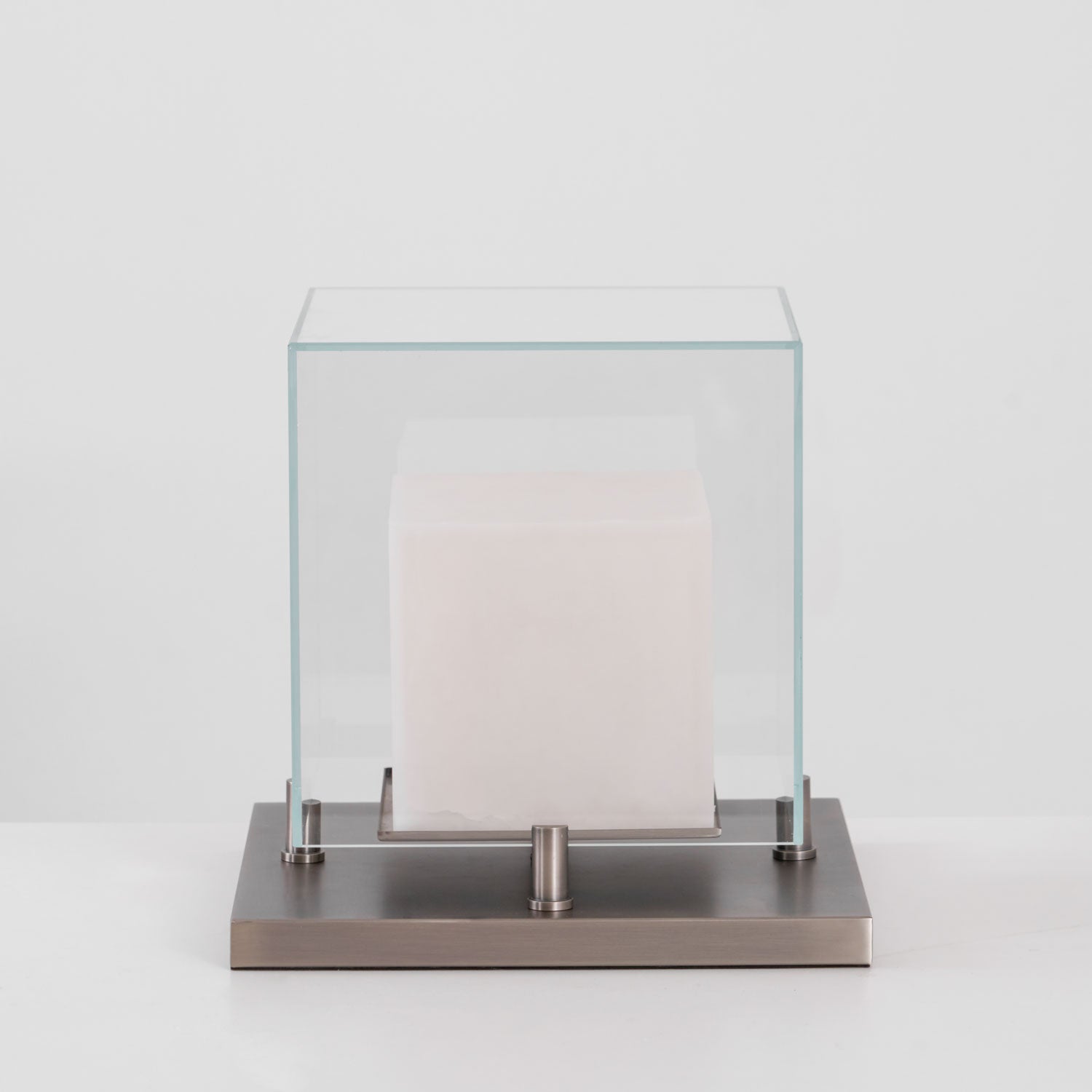 Lampe de table avec cube éclairé dans un cadre carré