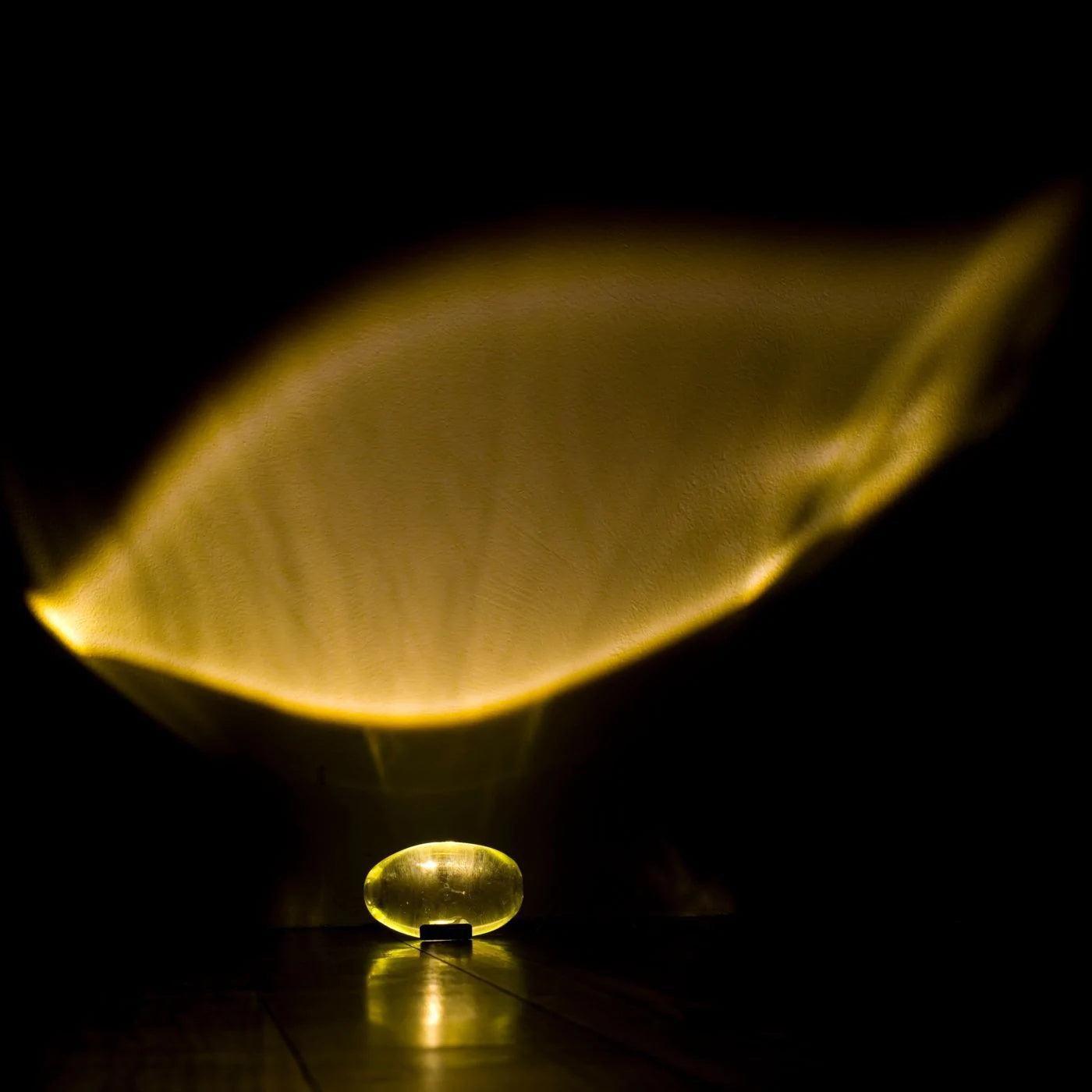 Artystyczna lampa stołowa w kształcie oka