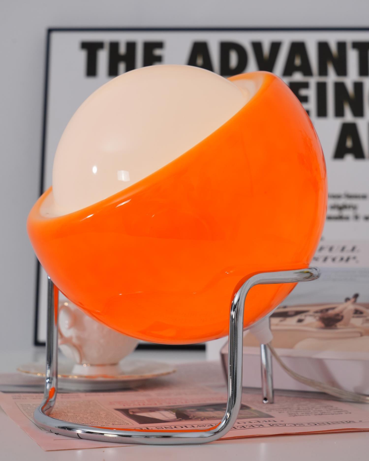 Lampe de table en métal et verre de style architectural Bauhaus