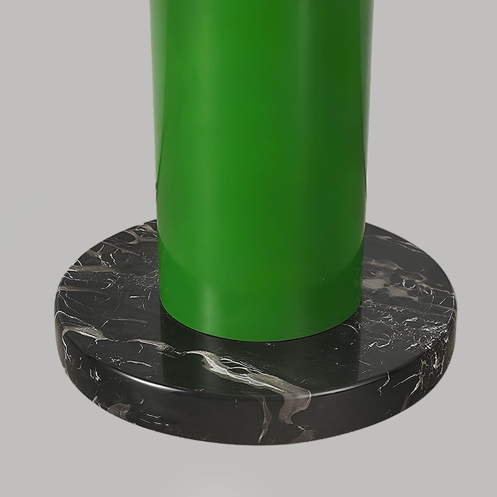 Lampa podłogowa z wysokim cylindrycznym słupem i kulistymi światłami