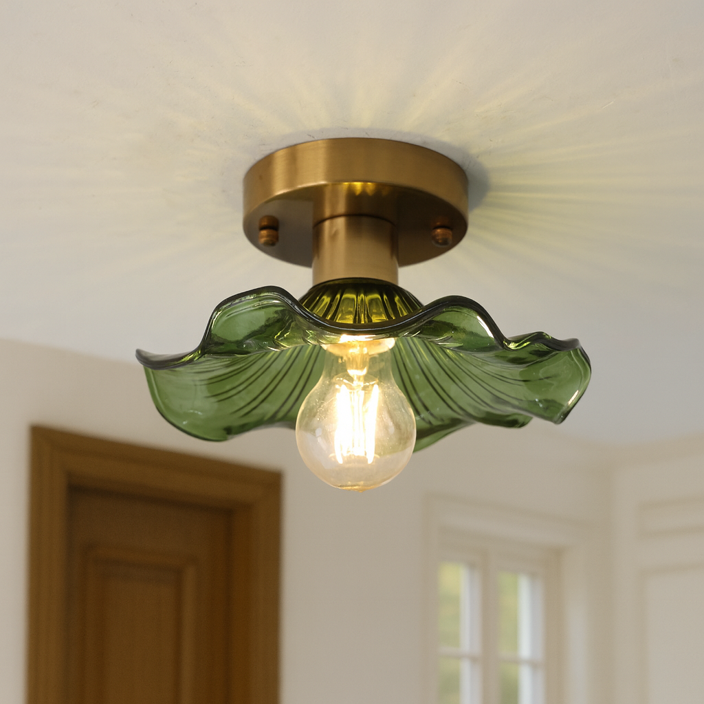 Lampa sufitowa w stylu vintage z motywem kwiatowym