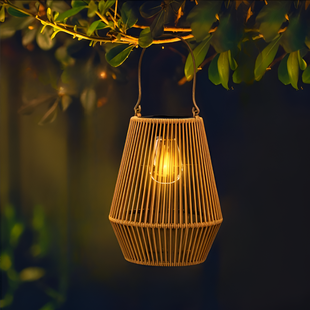 Solarlamp tuinlamp met een rieten kap voor terras en balkon