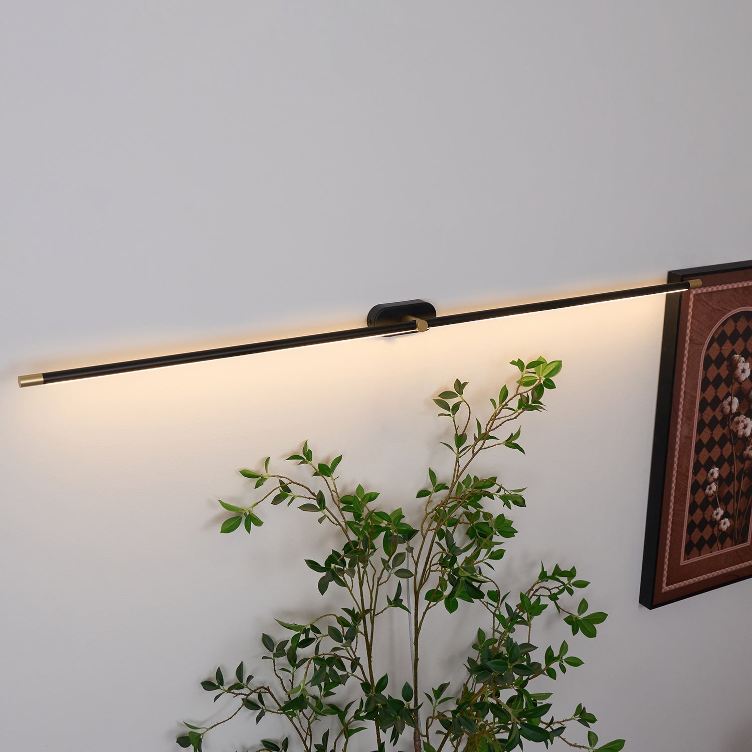 Lineaire wandlamp boven spiegel in moderne vorm