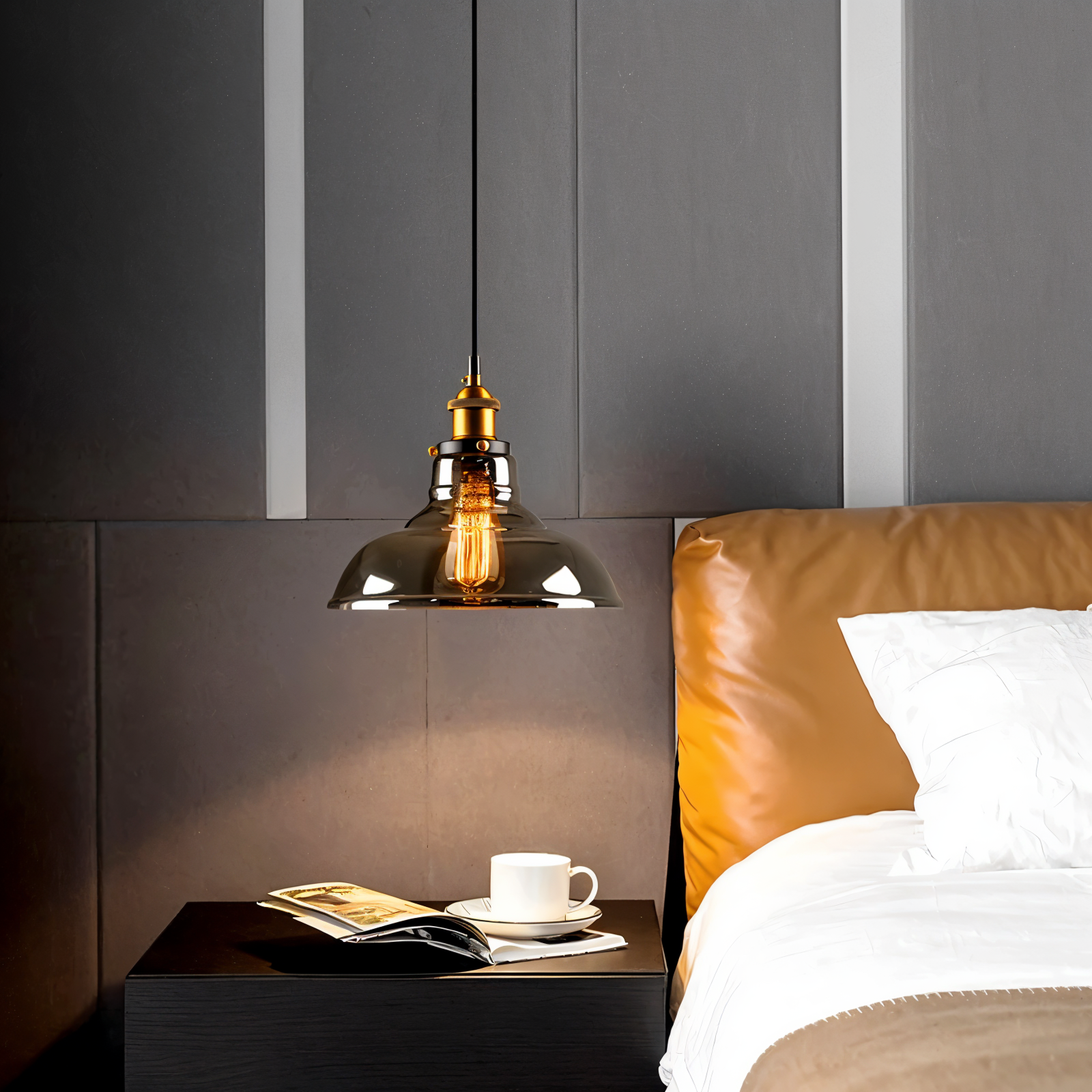 Lampa wisząca z kulistym kloszem z szarego szkła