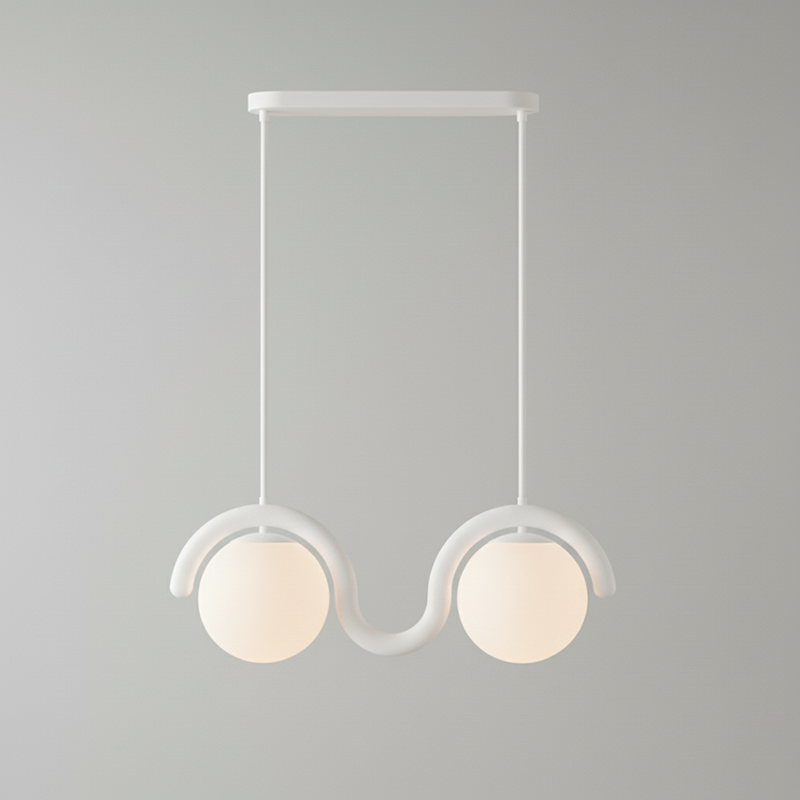 Liniowy żyrandol z falistą belką i trzema kulistymi światłami