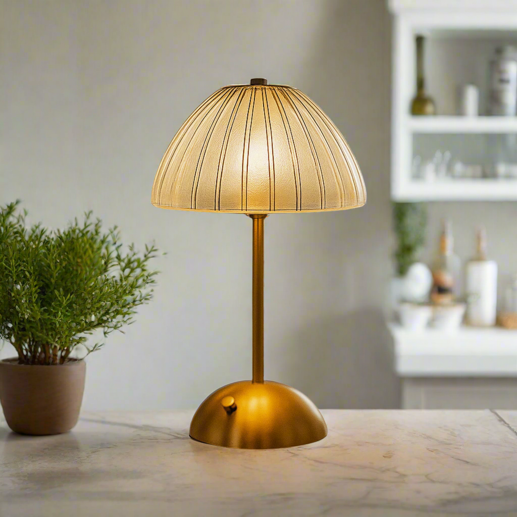 Akumulatorowa lampa stołowa LED z metalową podstawą