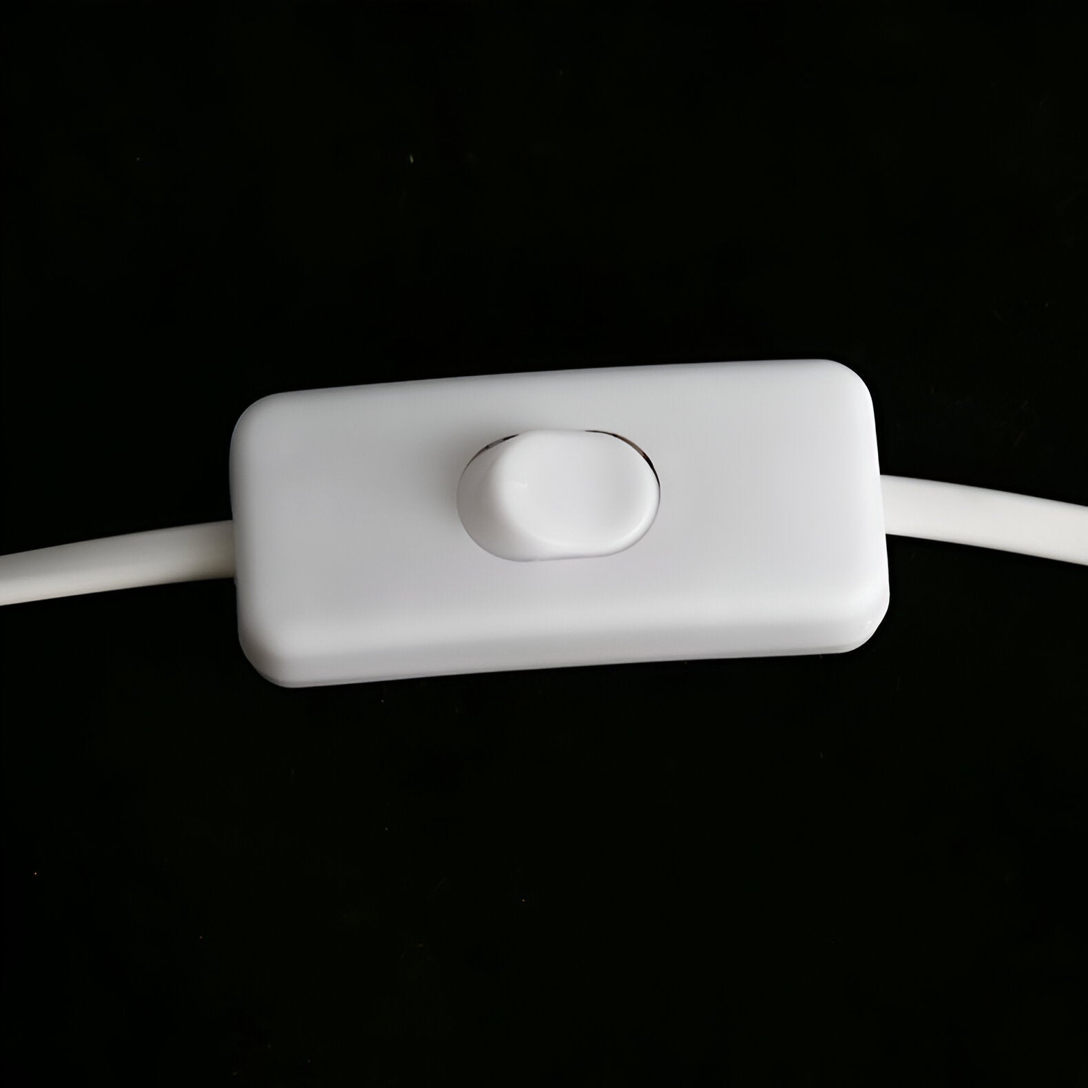 Minimalistische LED-tafellamp geïnspireerd op natuurlijk gesteente