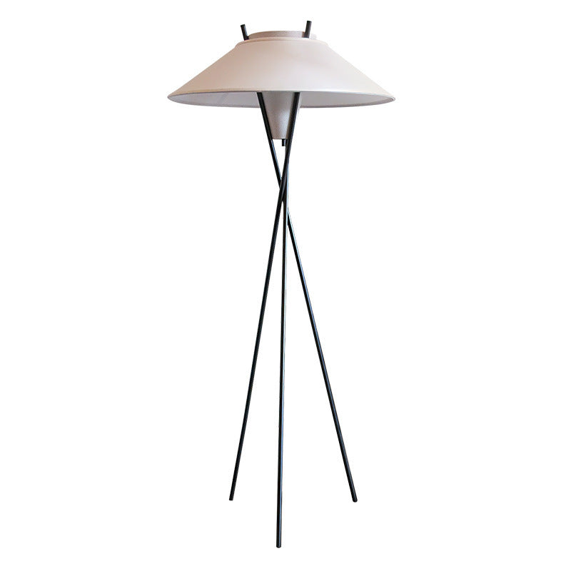 Moderne staande lamp met stoffen lampenkap