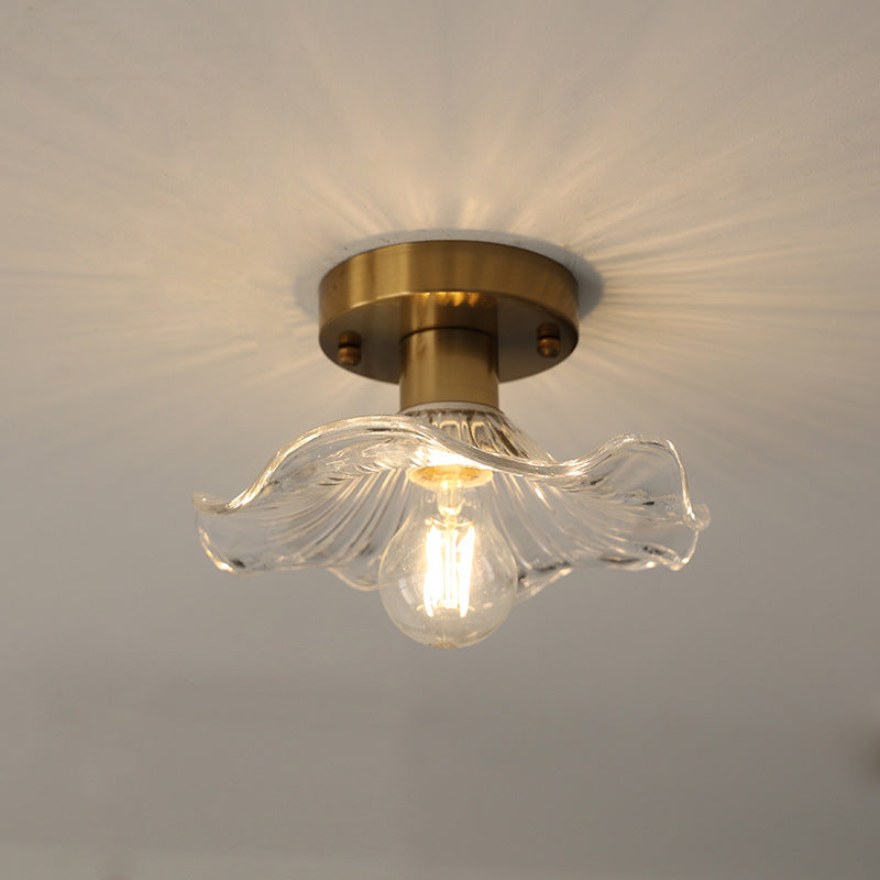 Lampa sufitowa w stylu vintage z motywem kwiatowym