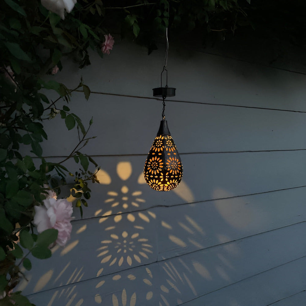 Lanterne suspendue de jardin Solarna avec boîtier en métal perforé