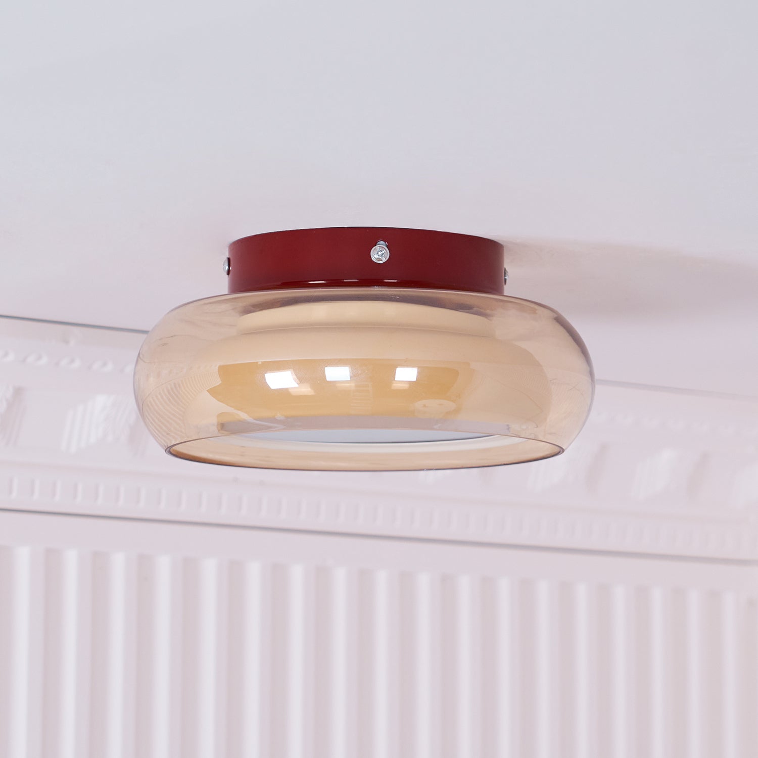 Plafondlamp met ronde glazen kap