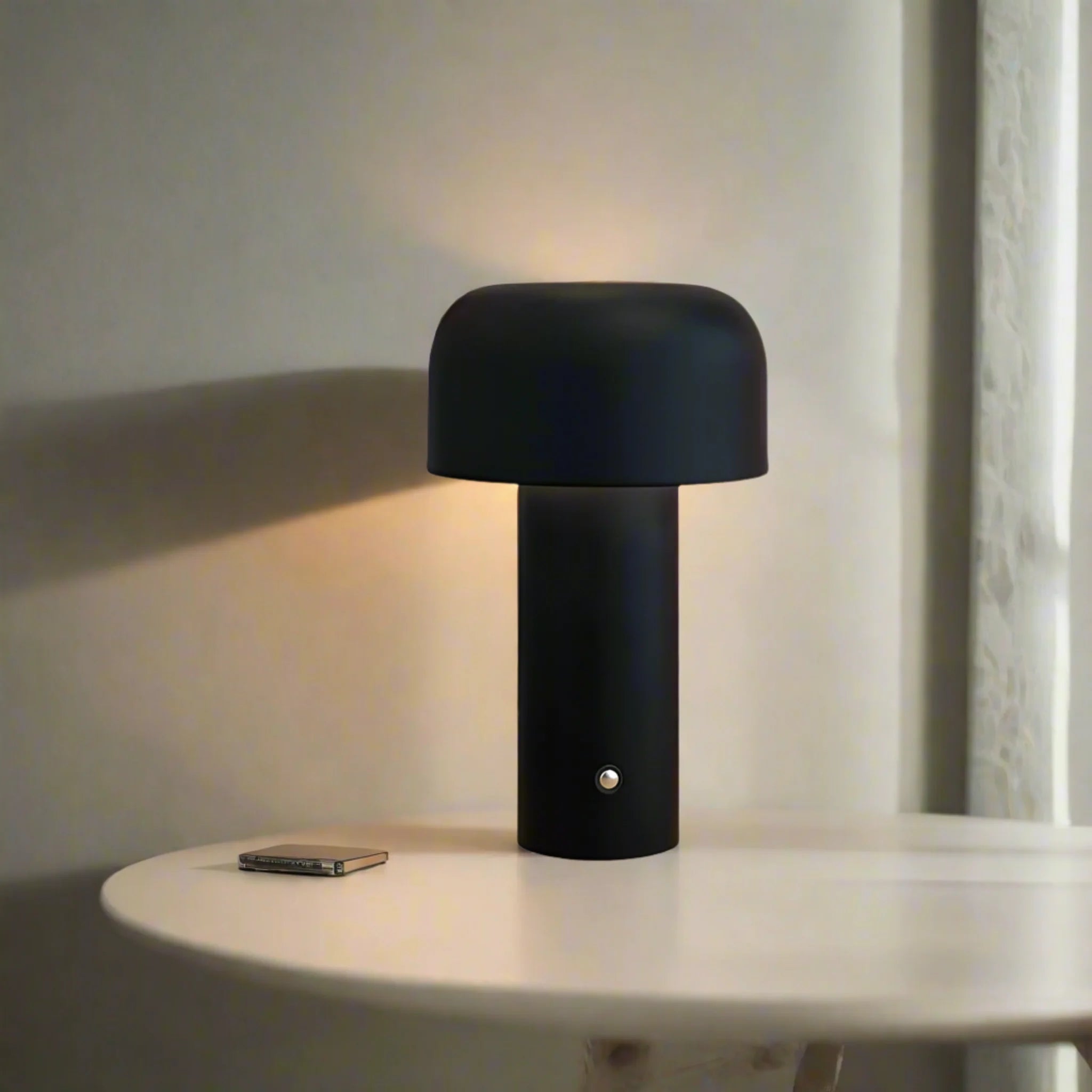 Lampe de table LED compacte avec commande tactile et accumulateur