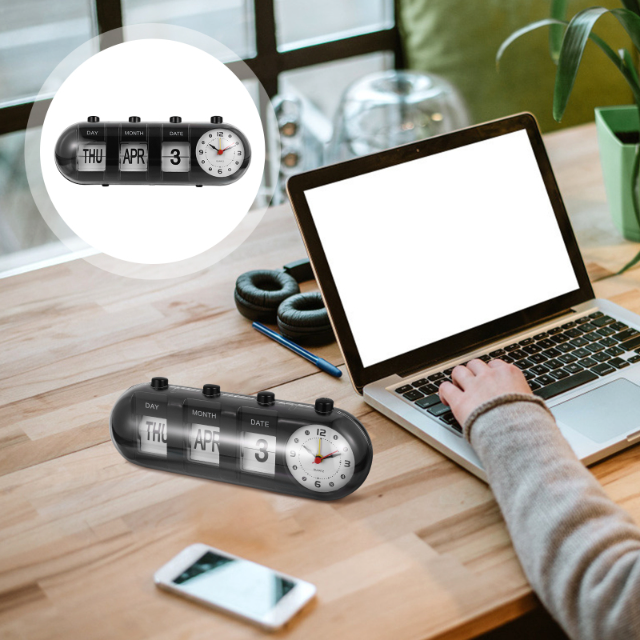 Zegar z kalendarzem i analogową tarczą