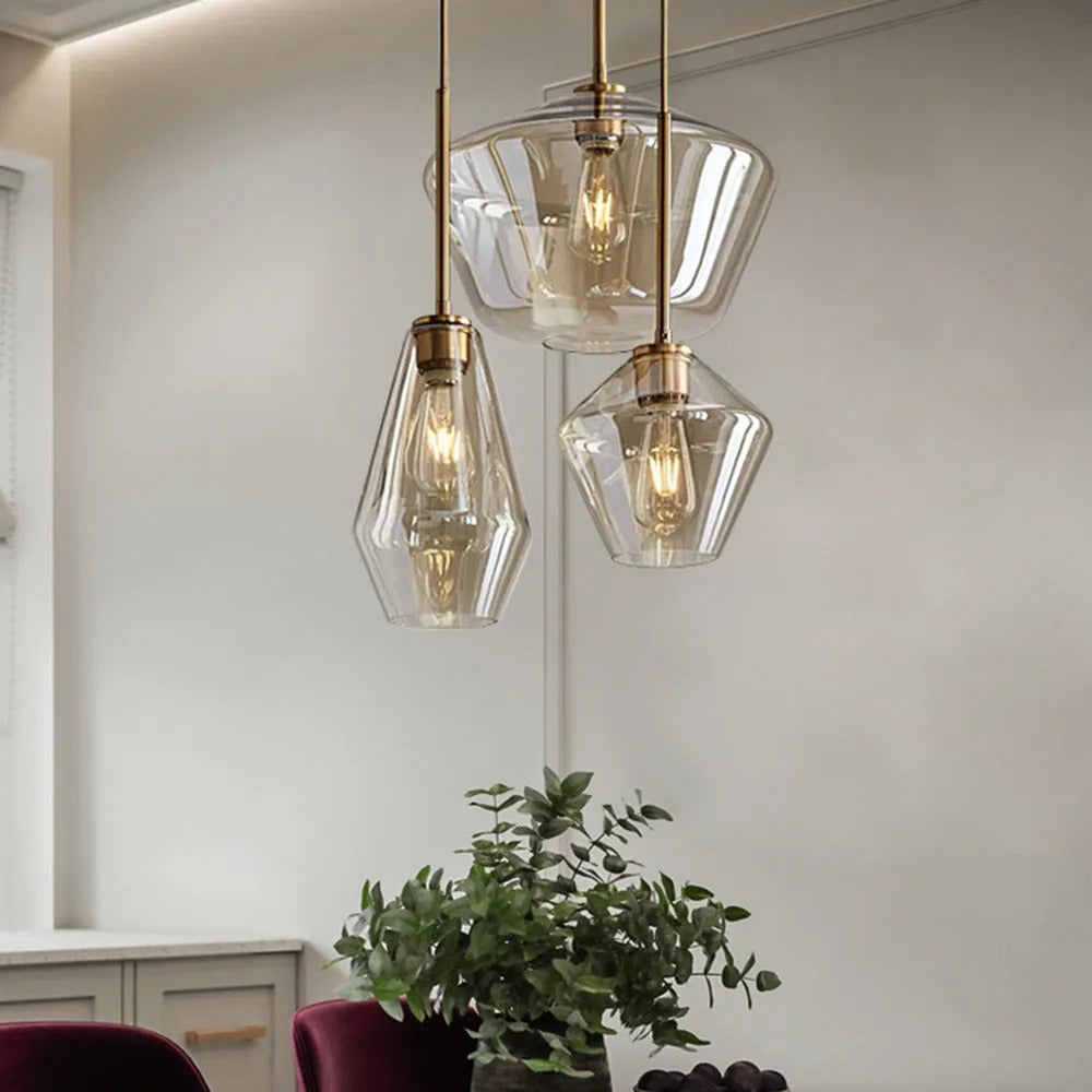 Glazen hanglamp met diamantvorm en metalen afwerking