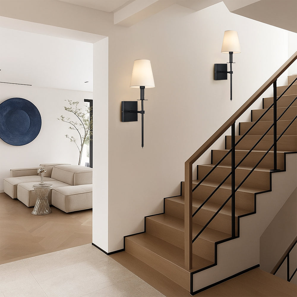 Minimalistyczna przewodowa lampa ścienna