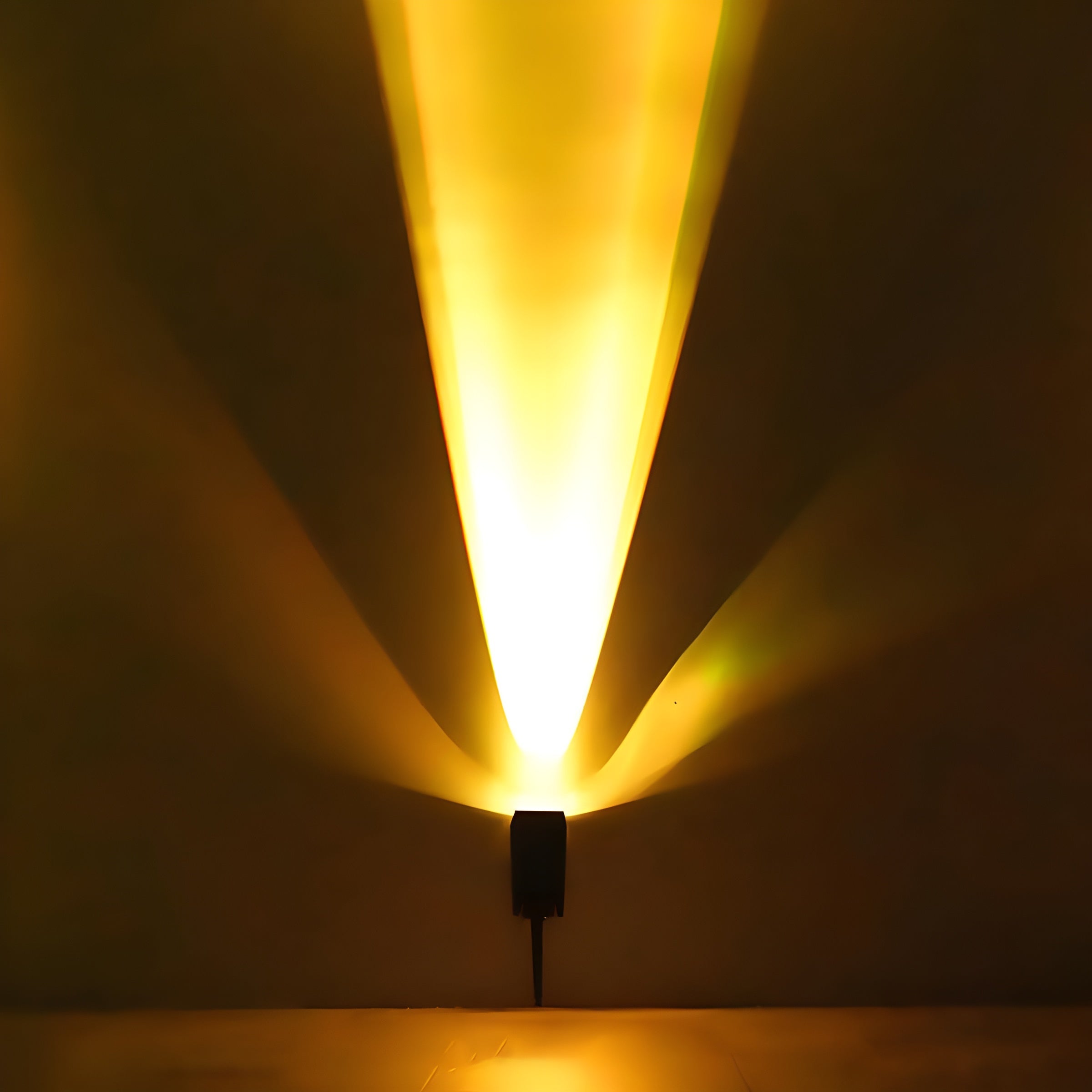 Lampe solaire LED ponctuelle de jardin à faisceau lumineux réglable